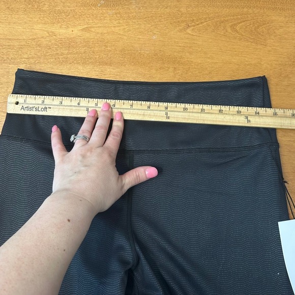 Zyia Active Vibrations Light n Tight Leggings Womens 12 Black New High Rise 7/8 - Picture 6 of 8